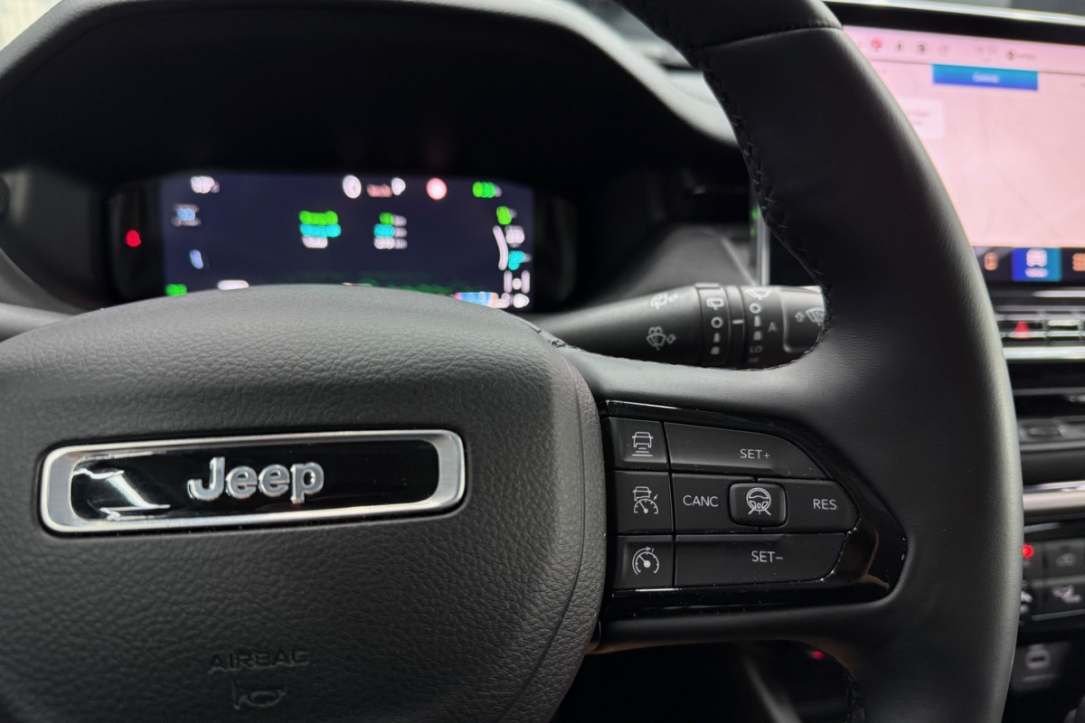 Ponuka vozidiel / Jeep Compass 1.3 Plug-in-Hybrid A/T - video