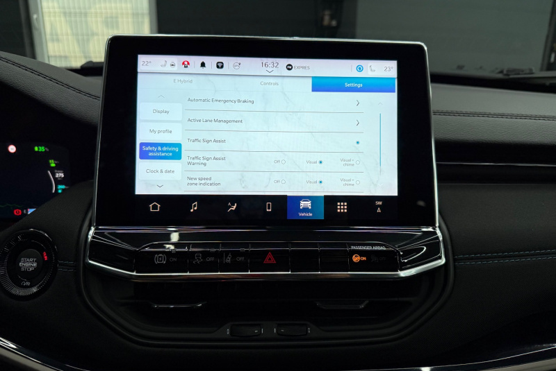  Ponuka vozidiel / Jeep Compass 1.3 Plug-in-Hybrid A/T - video