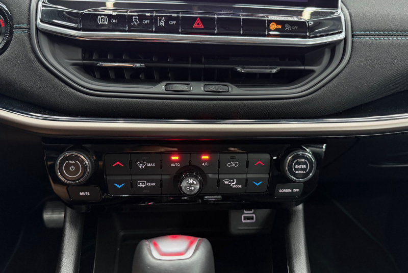  Ponuka vozidiel / Jeep Compass 1.3 Plug-in-Hybrid A/T - video
