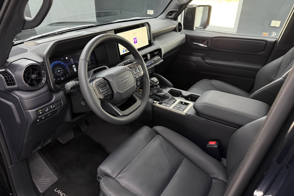 Ponuka vozidiel / Toyota Land Cruiser 2.8 D-4D 204 Executive A/T 4x4 - video