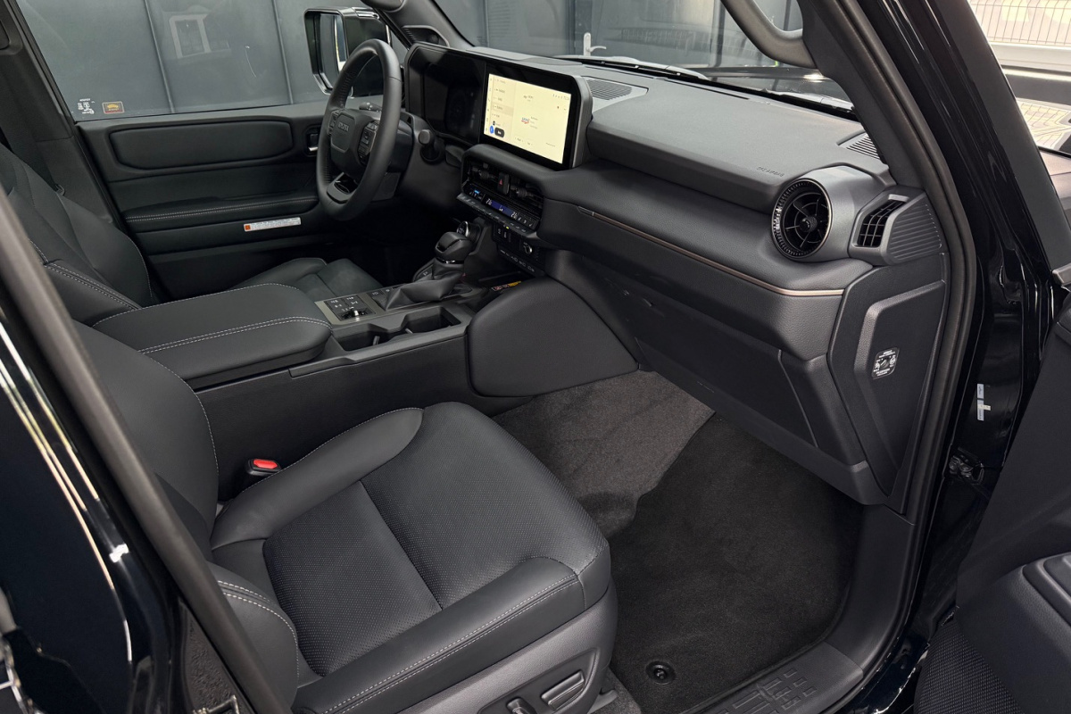 Ponuka vozidiel / Toyota Land Cruiser 2.8 D-4D 204 Executive A/T 4x4 - video