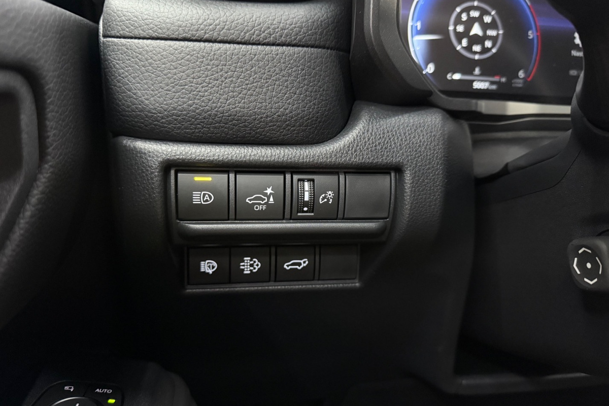 Ponuka vozidiel / Toyota Land Cruiser 2.8 D-4D 204 Executive A/T 4x4 - video