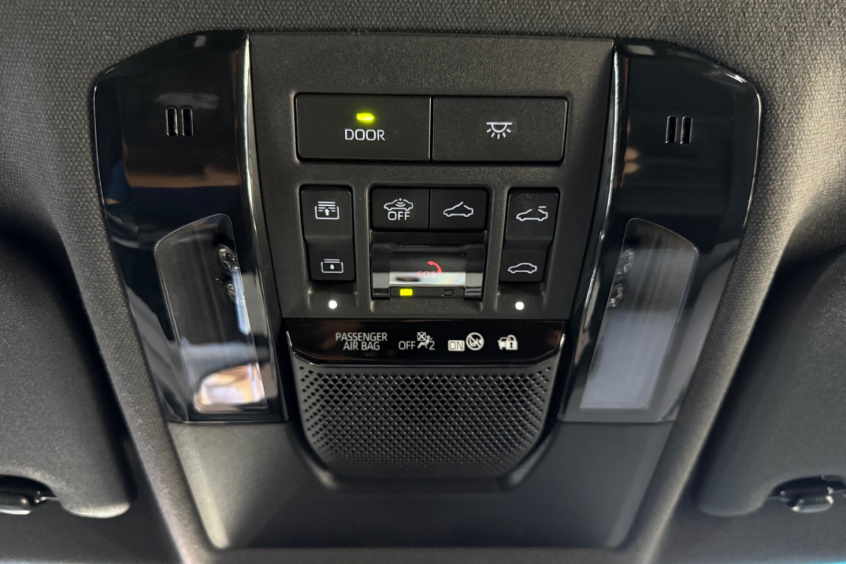 Ponuka vozidiel / Toyota Land Cruiser 2.8 D-4D 204 Executive A/T 4x4 - video