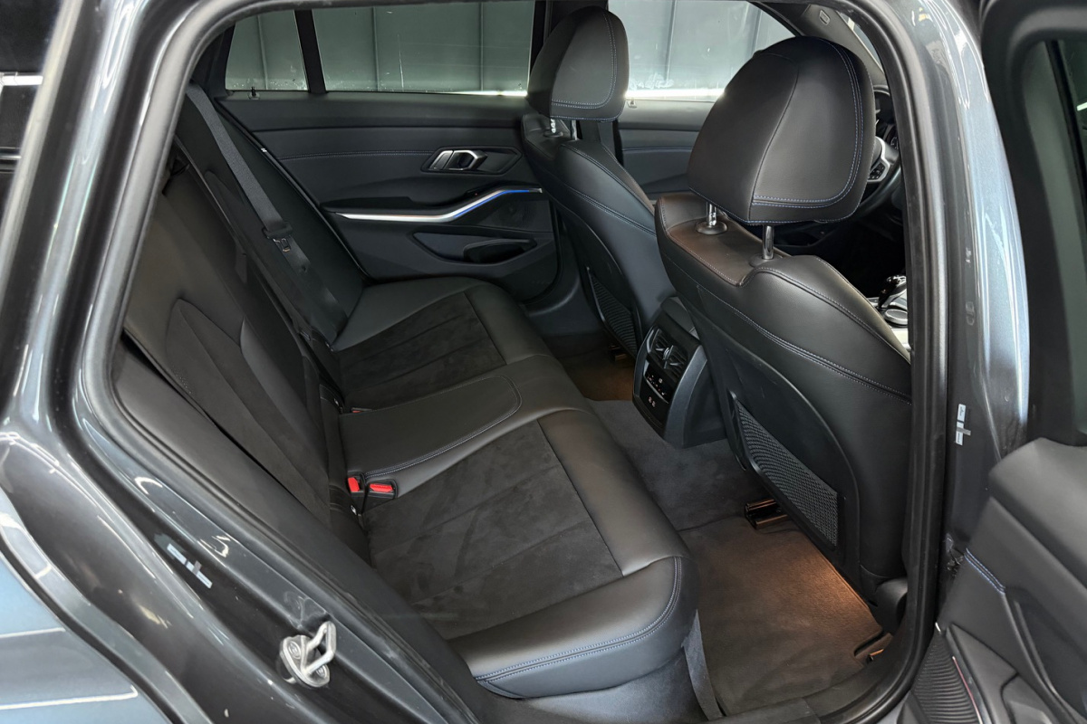 Ponuka vozidiel / BMW Rad 3 Touring 330d mHEV xDrive A/T - video