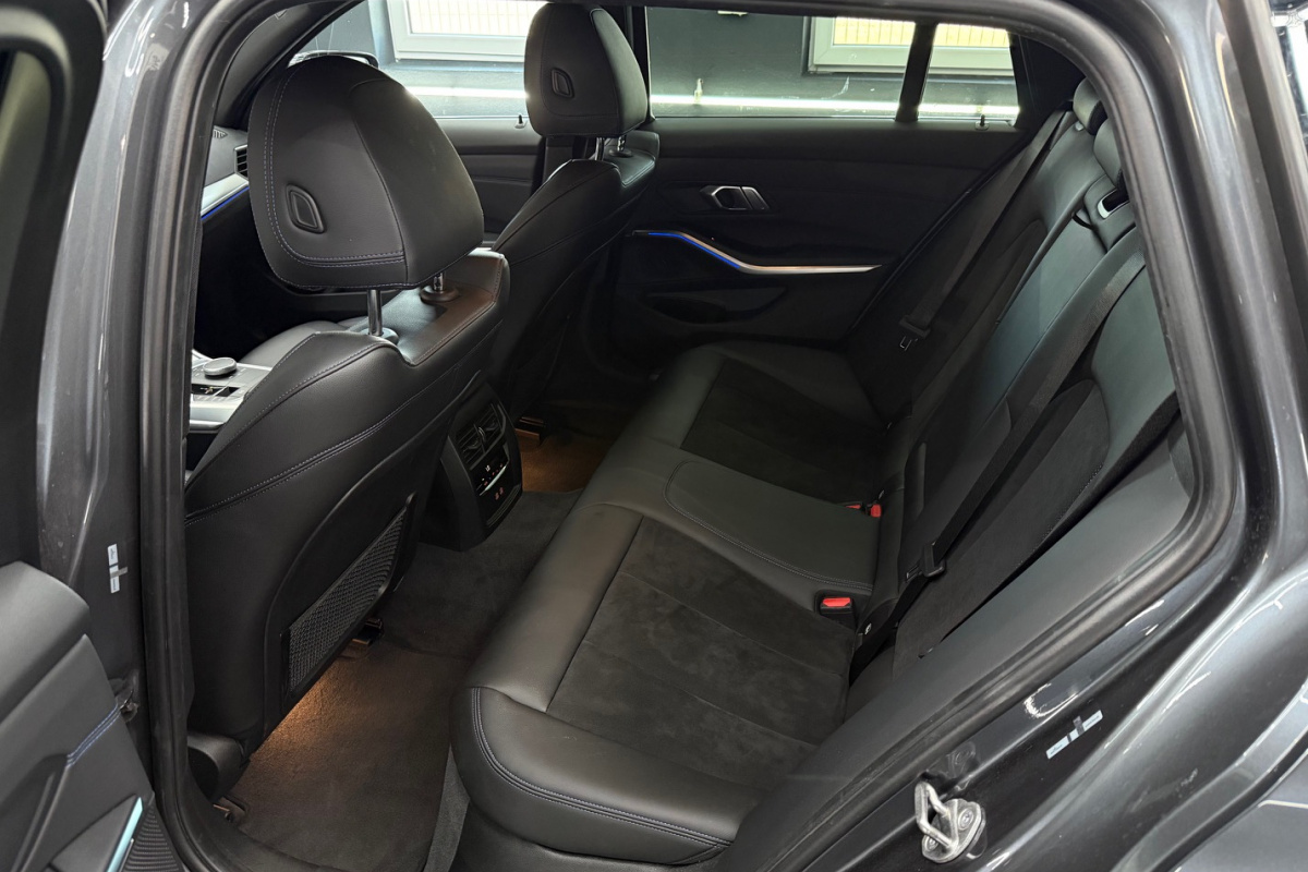 Ponuka vozidiel / BMW Rad 3 Touring 330d mHEV xDrive A/T - video