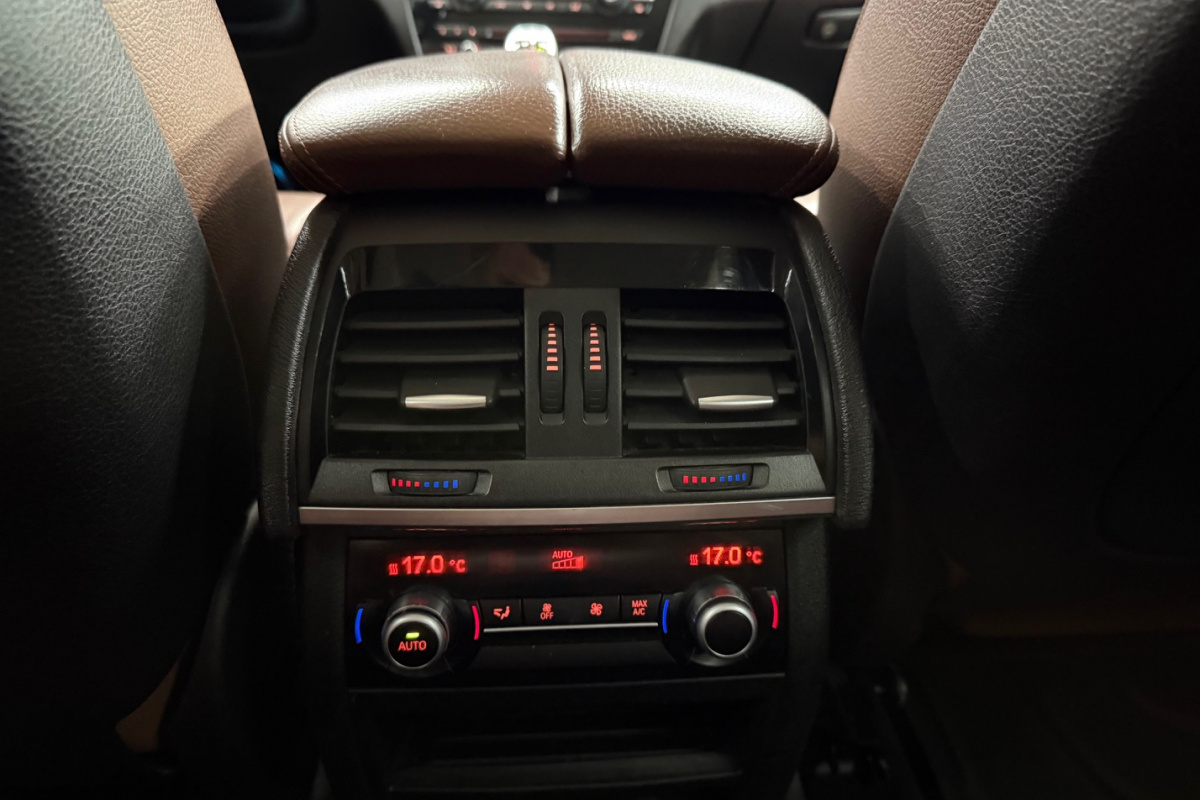 Ponuka vozidiel / BMW X5 xDrive30d A/T - video