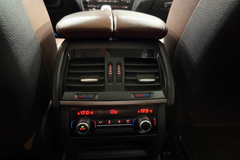  Ponuka vozidiel / BMW X5 xDrive30d A/T - video