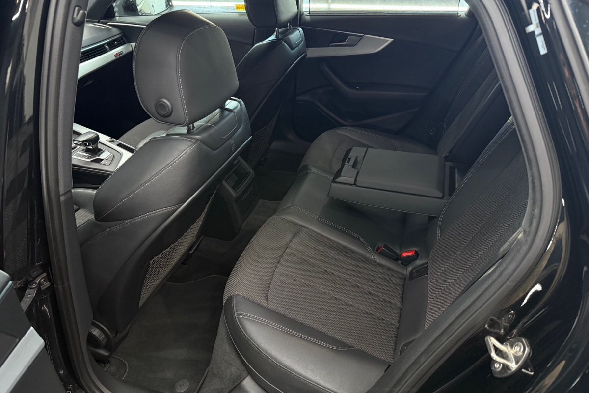 Ponuka vozidiel / Audi A4 2.0 TDI S tronic Basis - video