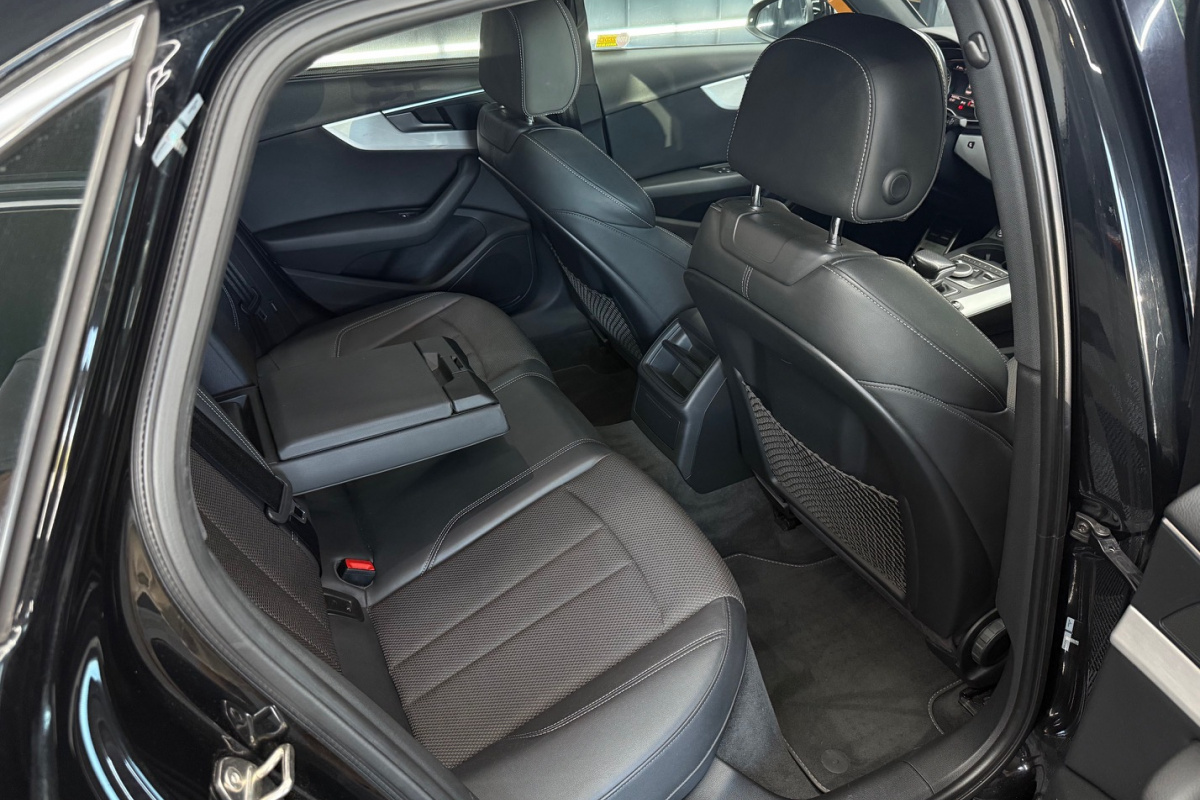 Ponuka vozidiel / Audi A4 2.0 TDI S tronic Basis - video
