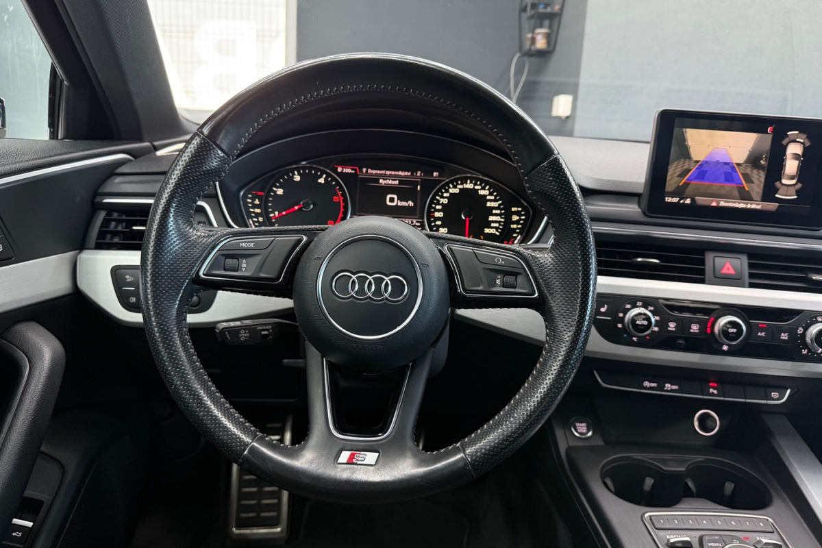 Ponuka vozidiel / Audi A4 2.0 TDI S tronic Basis - video