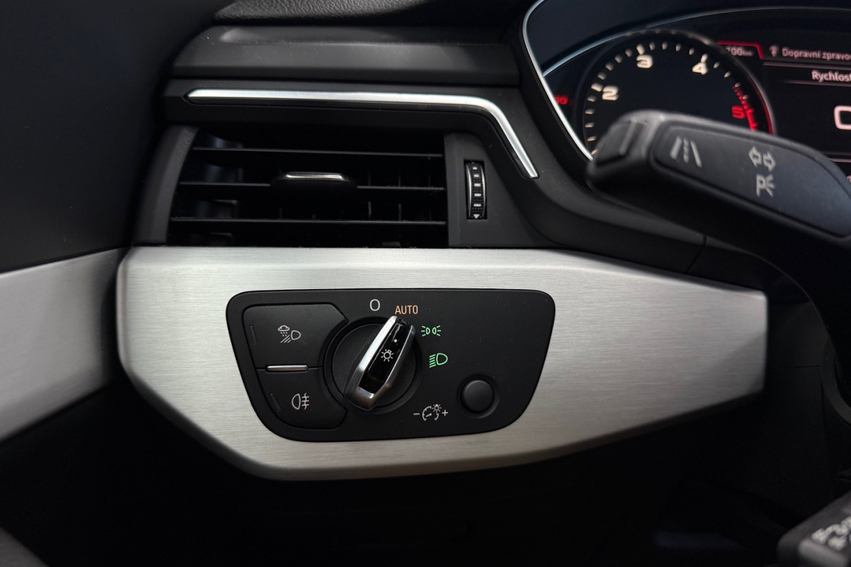 Ponuka vozidiel / Audi A4 2.0 TDI S tronic Basis - video