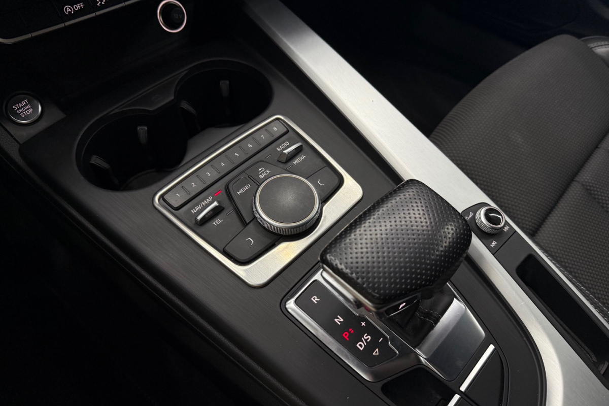 Ponuka vozidiel / Audi A4 2.0 TDI S tronic Basis - video