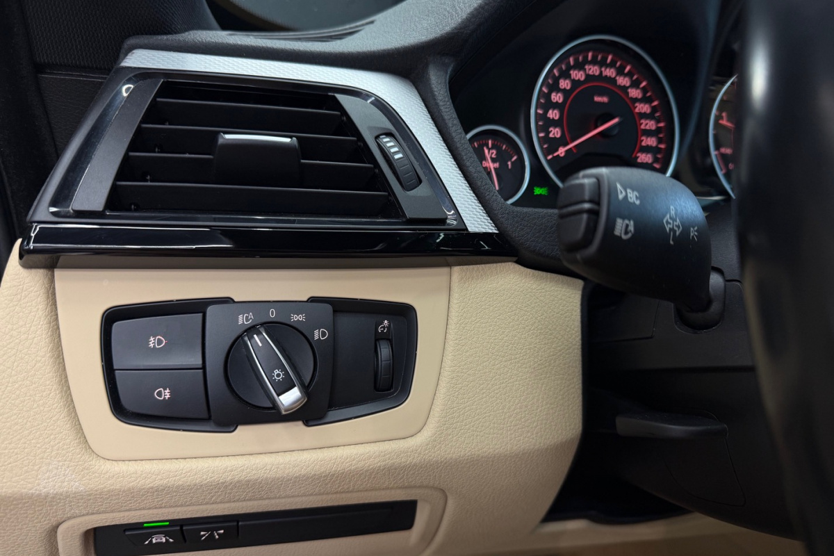 Ponuka vozidiel / BMW Rad 3 GT 325d Gran Turismo A/T - video Ponuka vozidiel / BMW Rad 3 GT 325d Gran Turismo A/T - video