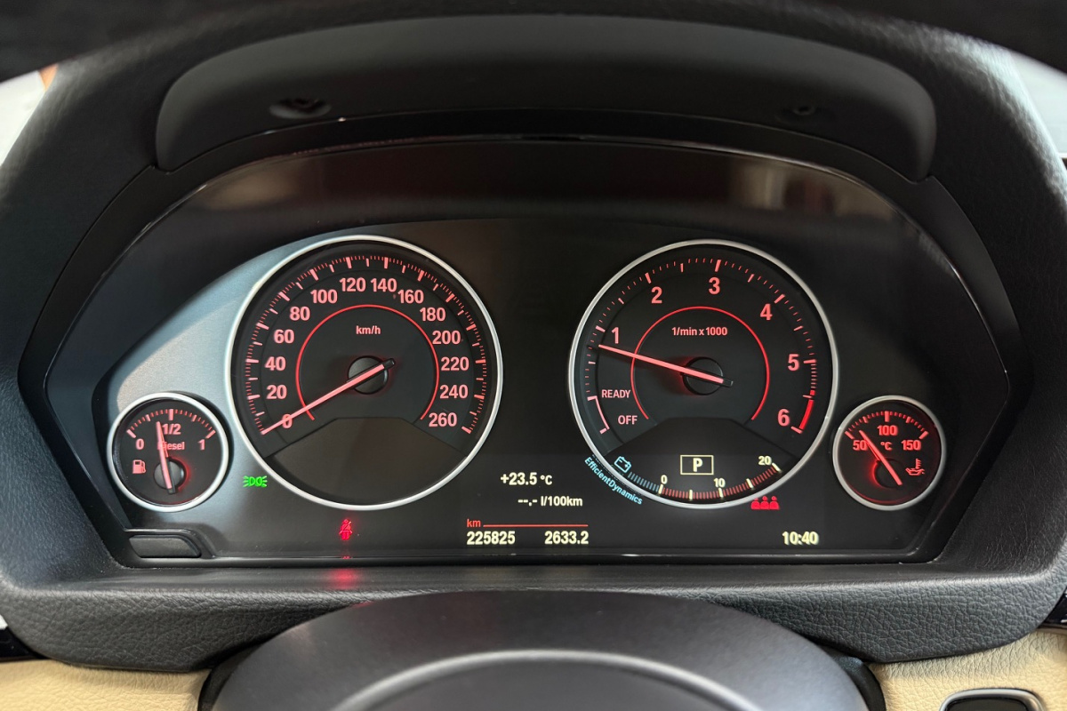 Ponuka vozidiel / BMW Rad 3 GT 325d Gran Turismo A/T - video