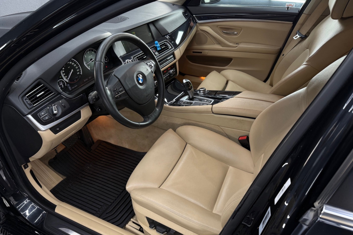 Ponuka vozidiel / BMW Rad 5 530d xDrive - video