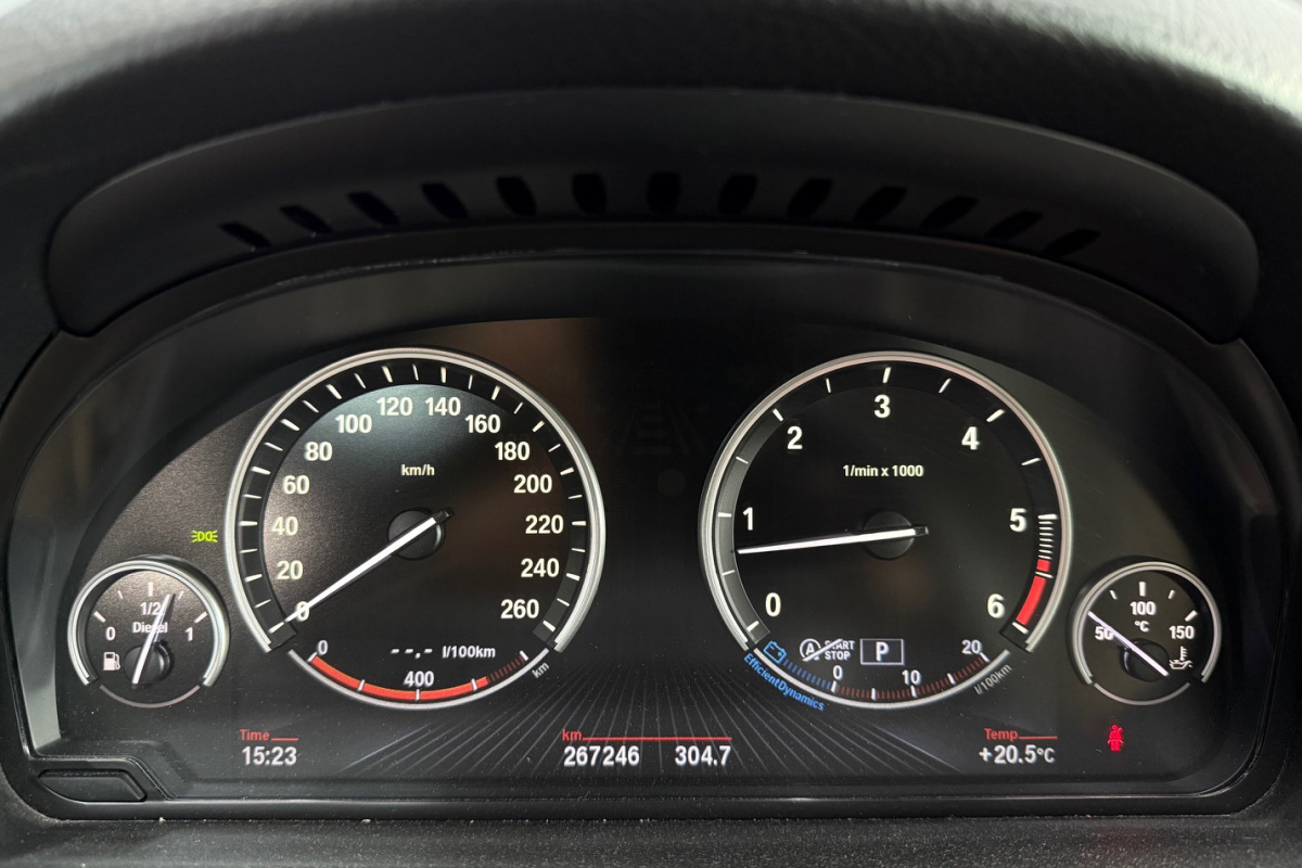 Ponuka vozidiel / BMW Rad 5 530d xDrive - video