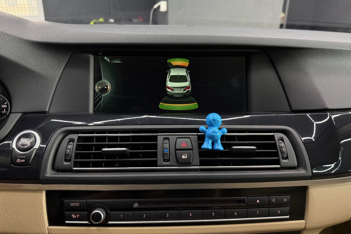 Ponuka vozidiel / BMW Rad 5 530d xDrive - video