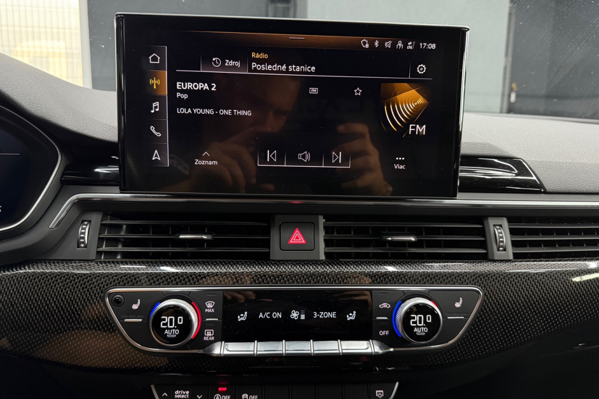 Ponuka vozidiel / Audi S4/S4 Avant 3.0 TDi Quattro - video
