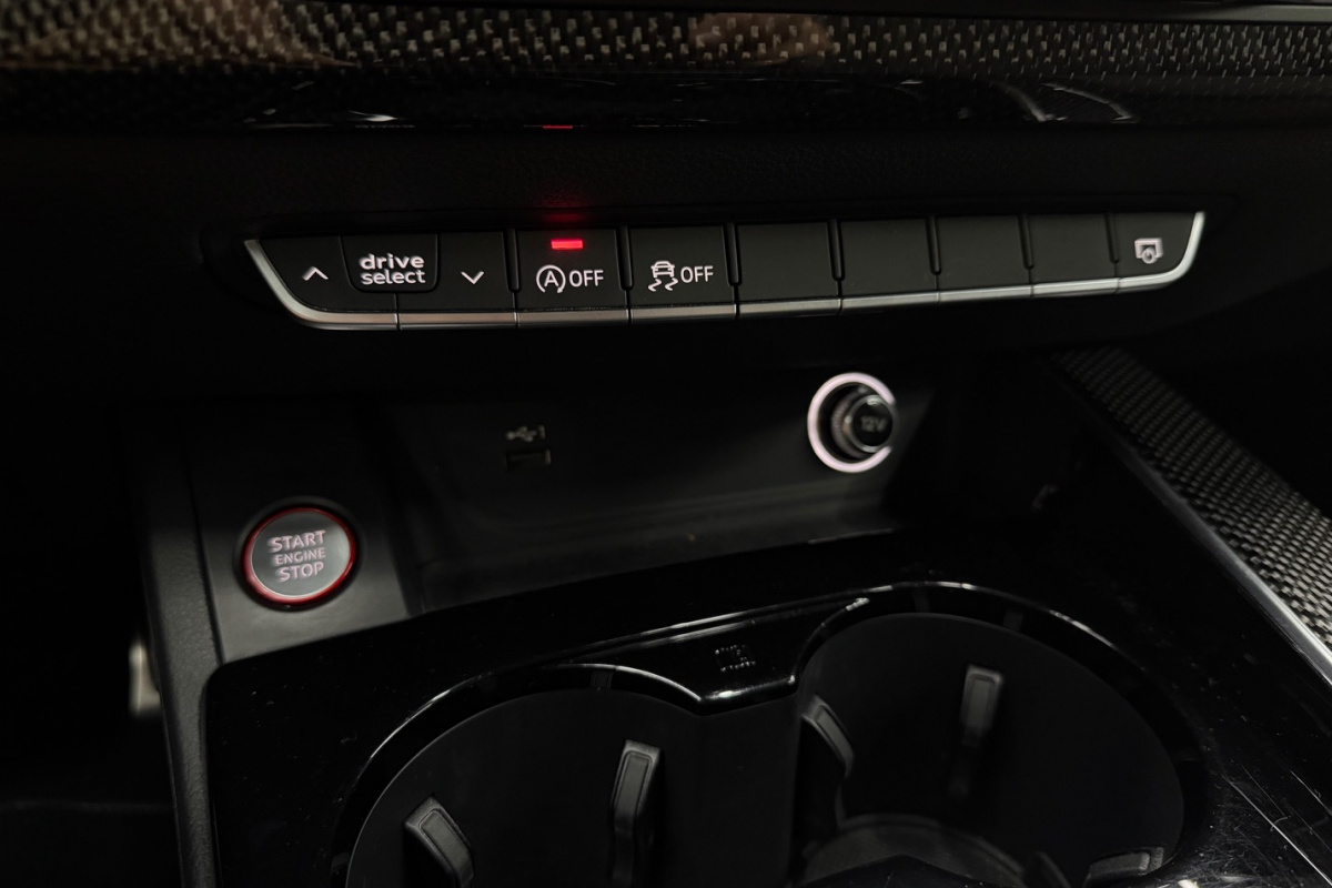 Ponuka vozidiel / Audi S4/S4 Avant 3.0 TDi Quattro - video