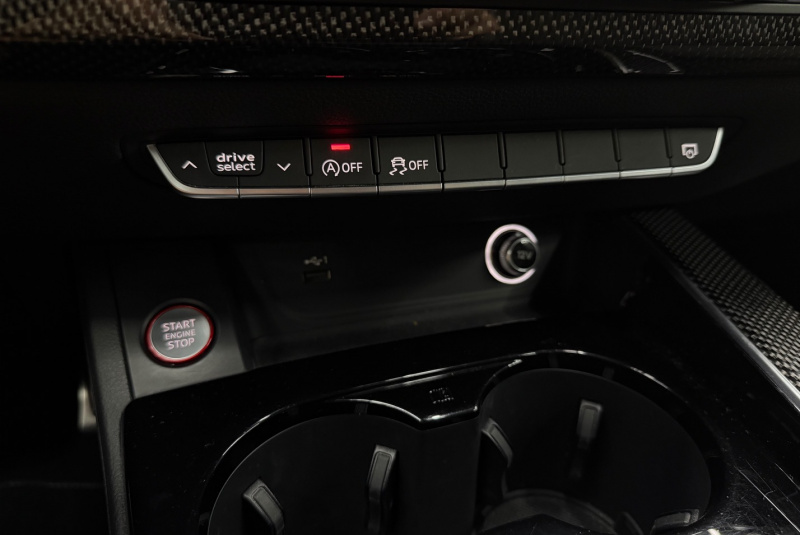  Ponuka vozidiel / Audi S4/S4 Avant 3.0 TDi Quattro - video
