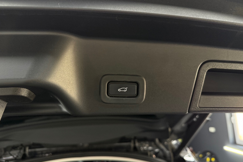  Ponuka vozidiel / Land Rover Range Rover Evoque 2.0 TD4 180 HSE AT - video