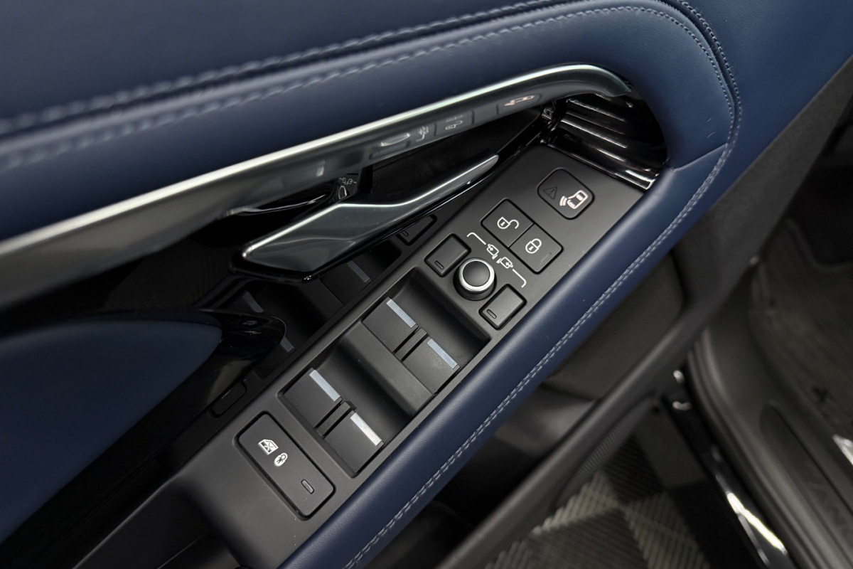 Ponuka vozidiel / Land Rover Range Rover Evoque 2.0 TD4 180 HSE AT - video