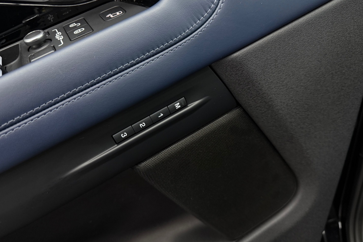 Ponuka vozidiel / Land Rover Range Rover Evoque 2.0 TD4 180 HSE AT - video