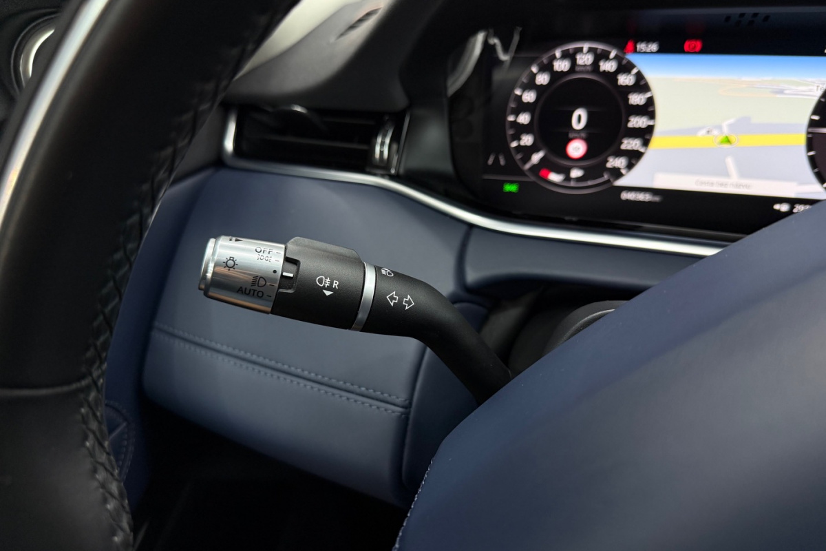 Ponuka vozidiel / Land Rover Range Rover Evoque 2.0 TD4 180 HSE AT - video