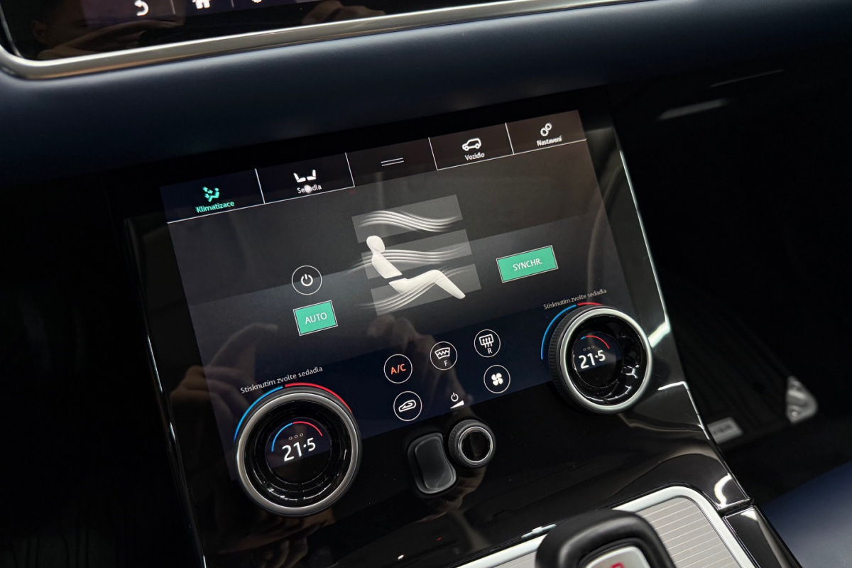 Ponuka vozidiel / Land Rover Range Rover Evoque 2.0 TD4 180 HSE AT - video