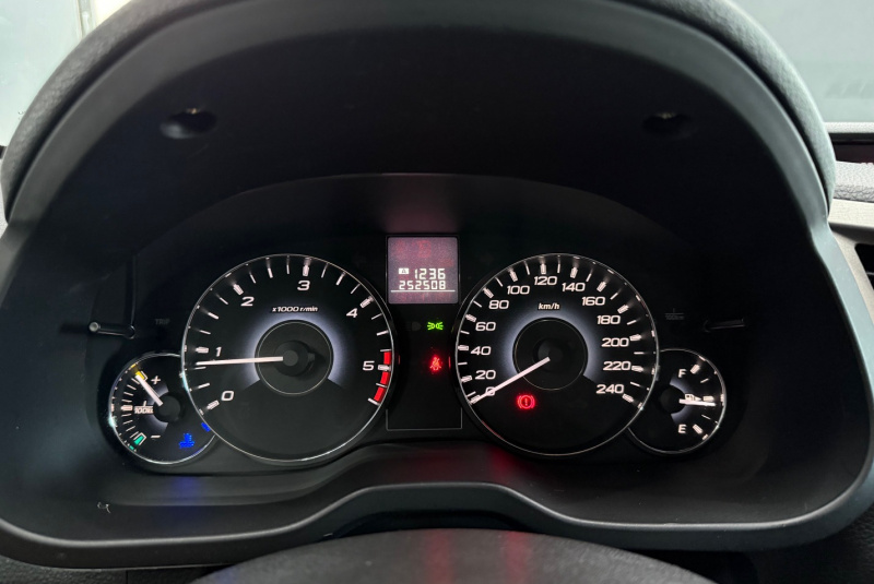  Ponuka vozidiel / Subaru Legacy 2.0 D AB Classic - video
