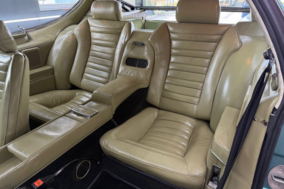 Ponuka vozidiel / Lamborghini Espada 4.0 V12 400GT Series 2 - video Ponuka vozidiel / Lamborghini Espada 4.0 V12 400GT Series 2 - video