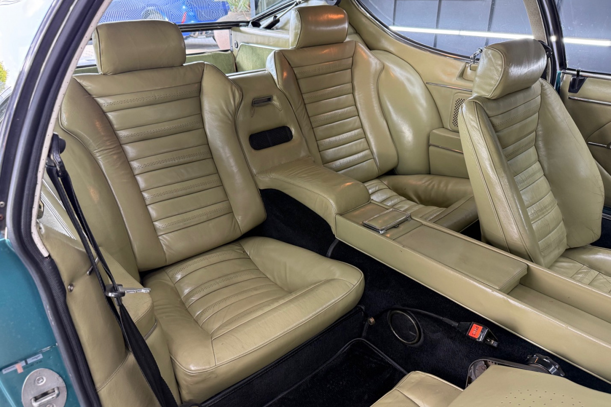 Ponuka vozidiel / Lamborghini Espada 4.0 V12 400GT Series 2 - video Ponuka vozidiel / Lamborghini Espada 4.0 V12 400GT Series 2 - video