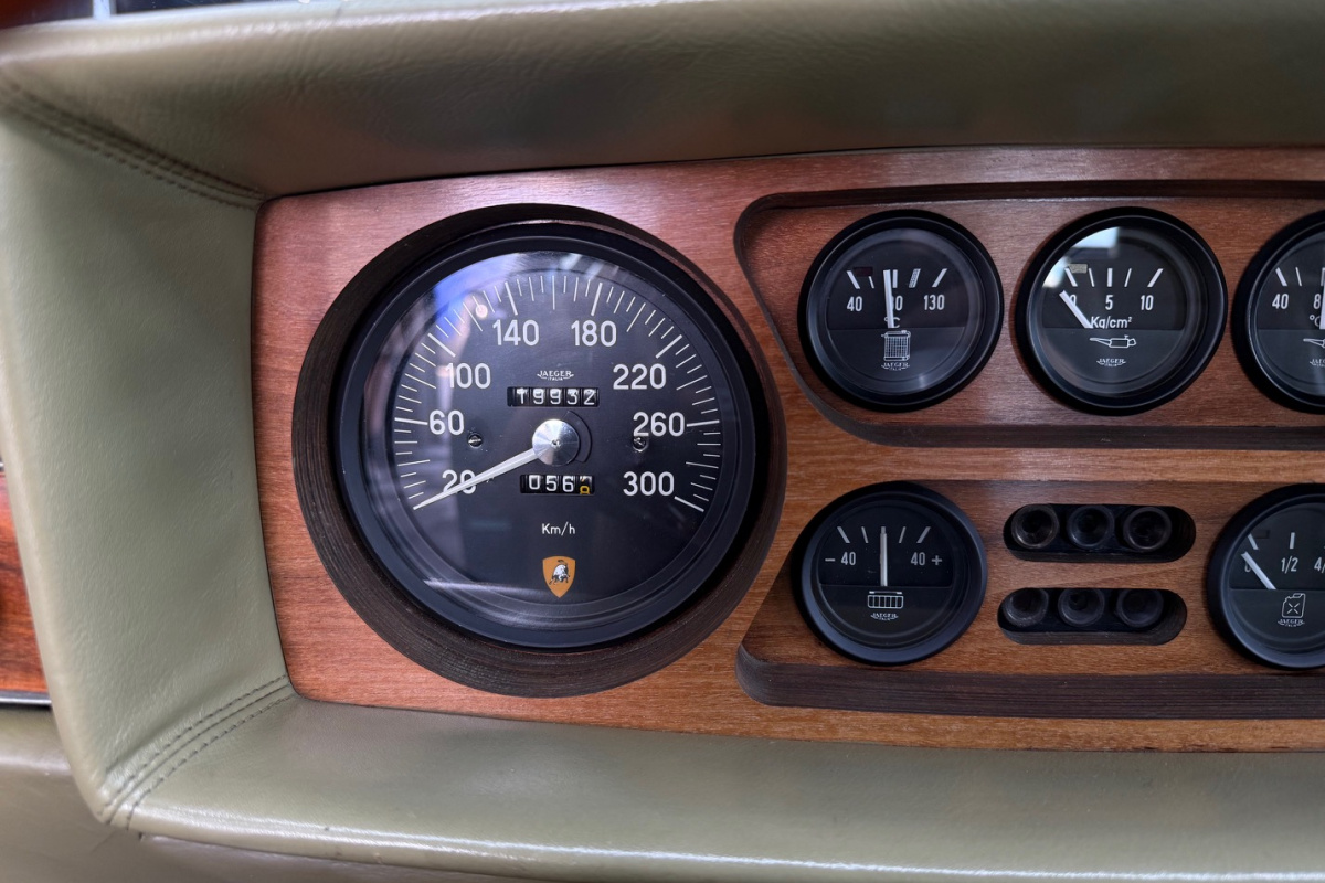 Ponuka vozidiel / Lamborghini Espada 4.0 V12 400GT Series 2 - video Ponuka vozidiel / Lamborghini Espada 4.0 V12 400GT Series 2 - video