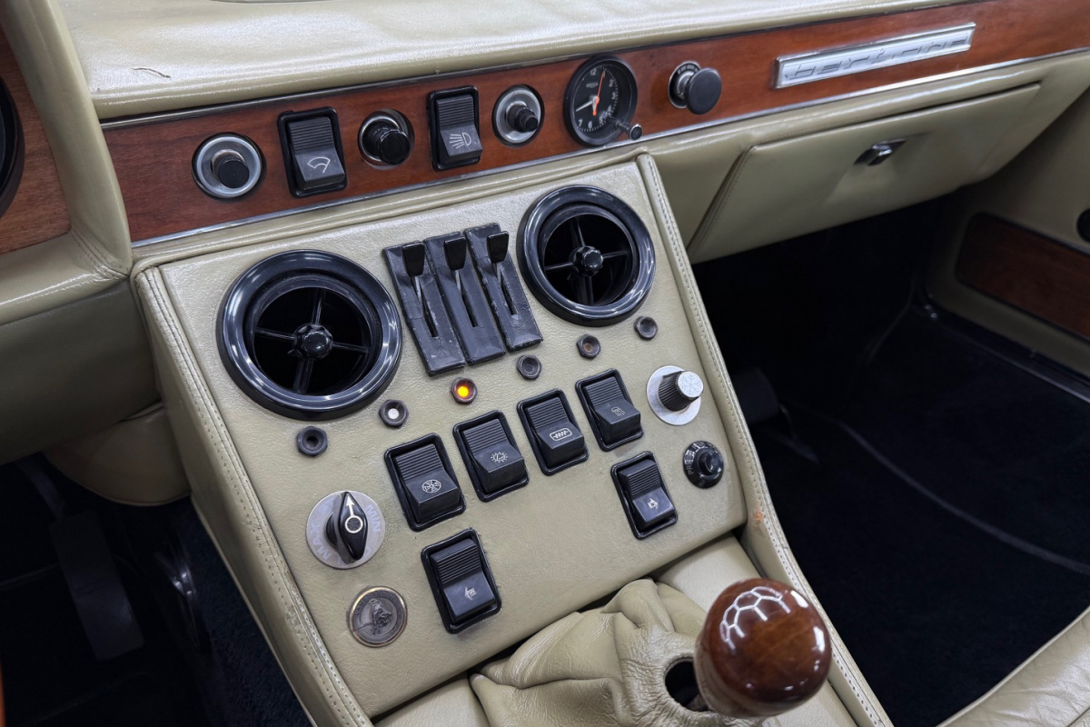 Ponuka vozidiel / Lamborghini Espada 4.0 V12 400GT Series 2 - video