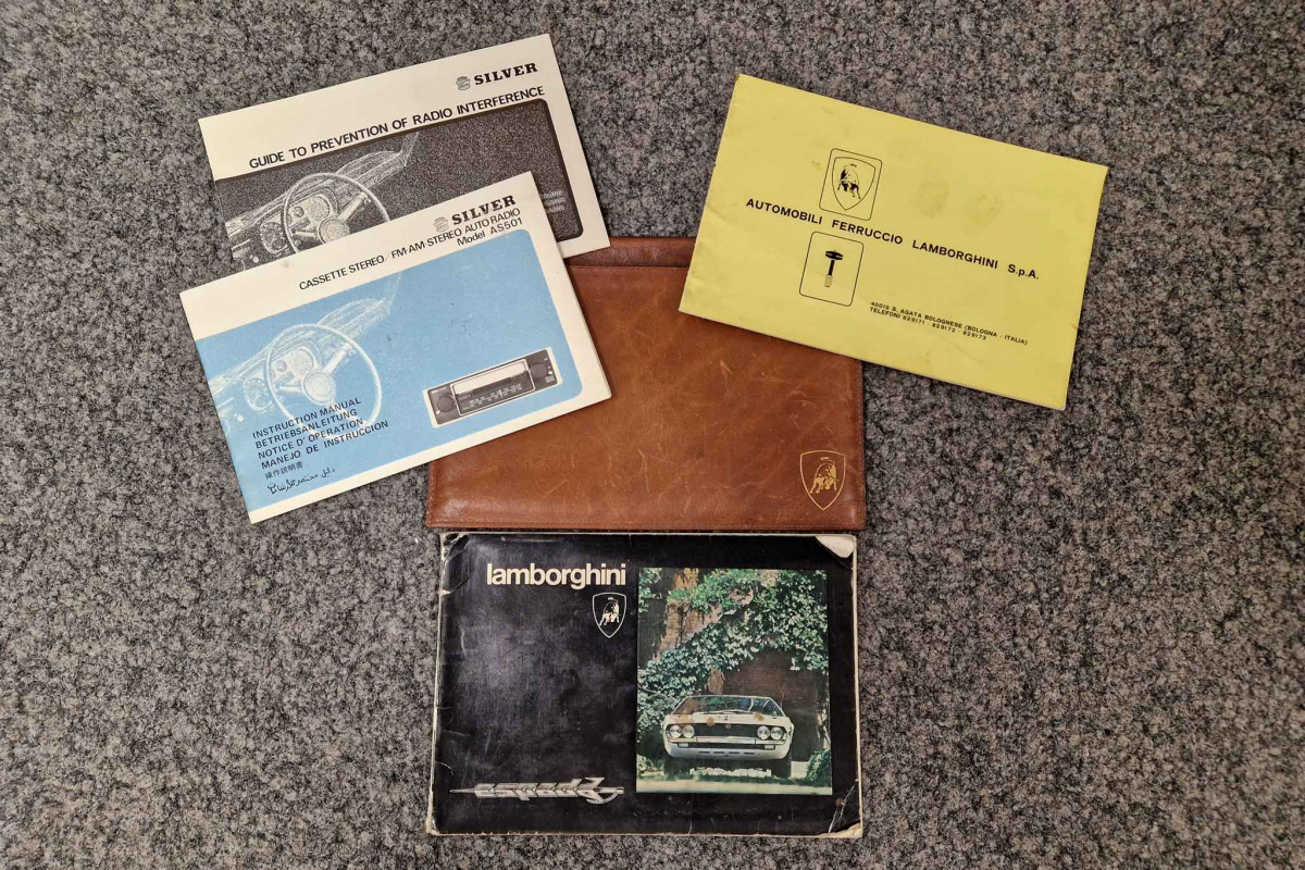 Ponuka vozidiel / Lamborghini Espada 4.0 V12 400GT Series 2 - video Ponuka vozidiel / Lamborghini Espada 4.0 V12 400GT Series 2 - video