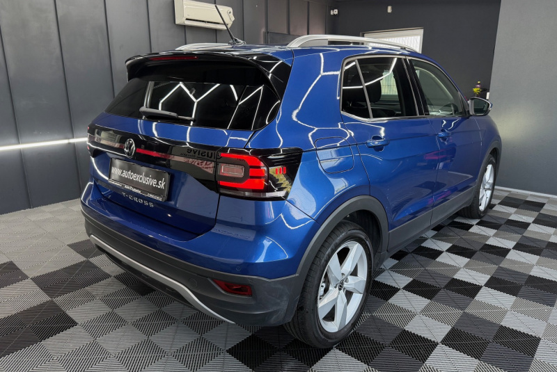 Ponuka vozidiel / Volkswagen T-Cross 1.5 TSI 150k Style DSG - video Ponuka vozidiel / Volkswagen T-Cross 1.5 TSI 150k Style DSG - video
