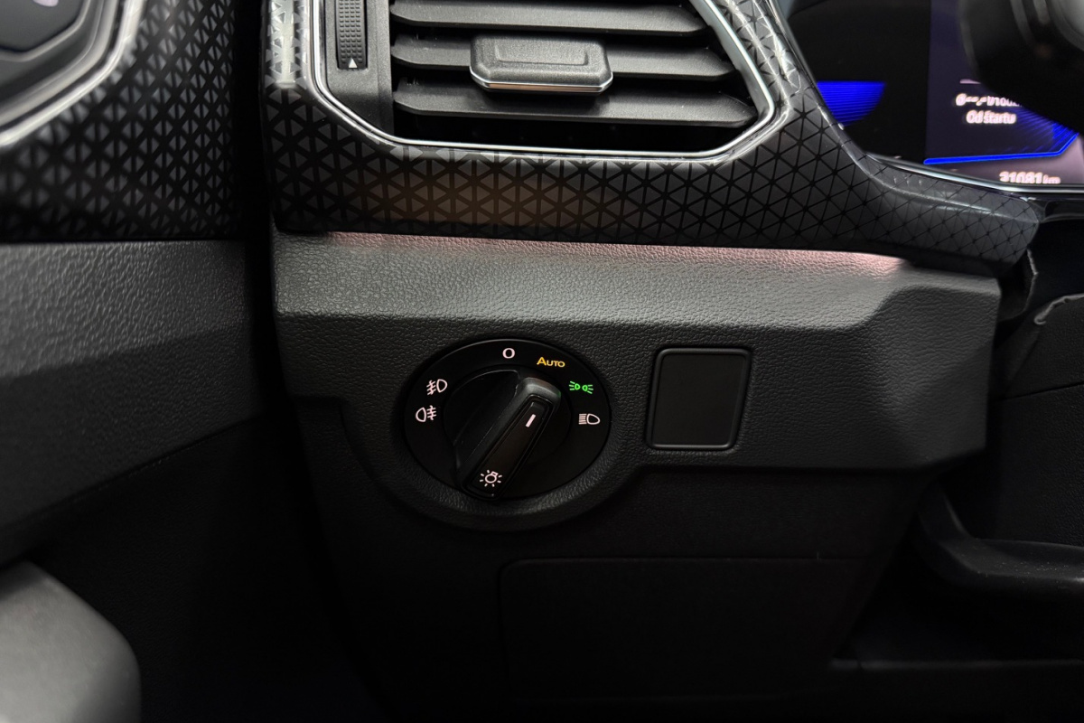 Ponuka vozidiel / Volkswagen T-Cross 1.5 TSI 150k Style DSG - video Ponuka vozidiel / Volkswagen T-Cross 1.5 TSI 150k Style DSG - video