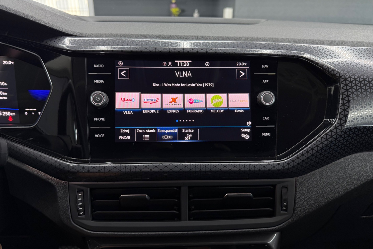 Ponuka vozidiel / Volkswagen T-Cross 1.5 TSI 150k Style DSG - video