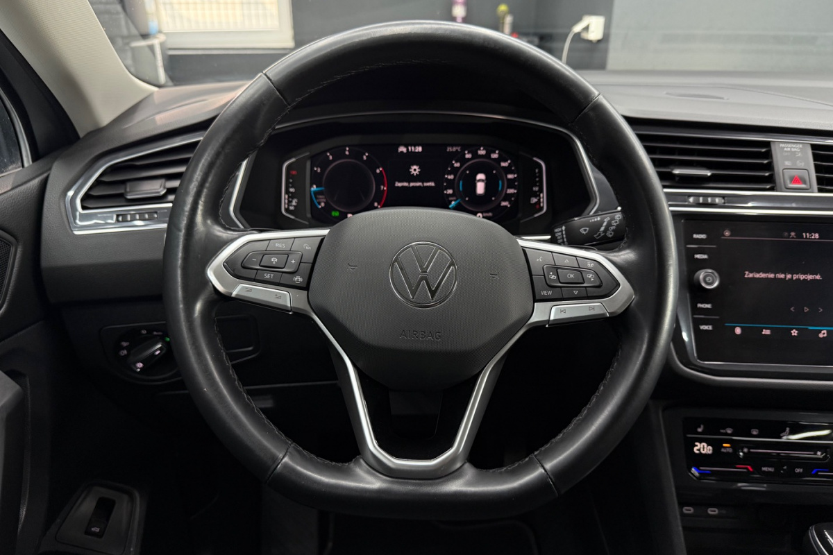 Ponuka vozidiel / Volkswagen Tiguan Allspace 1.5 TSI EVO OPF Elegance DSG - video