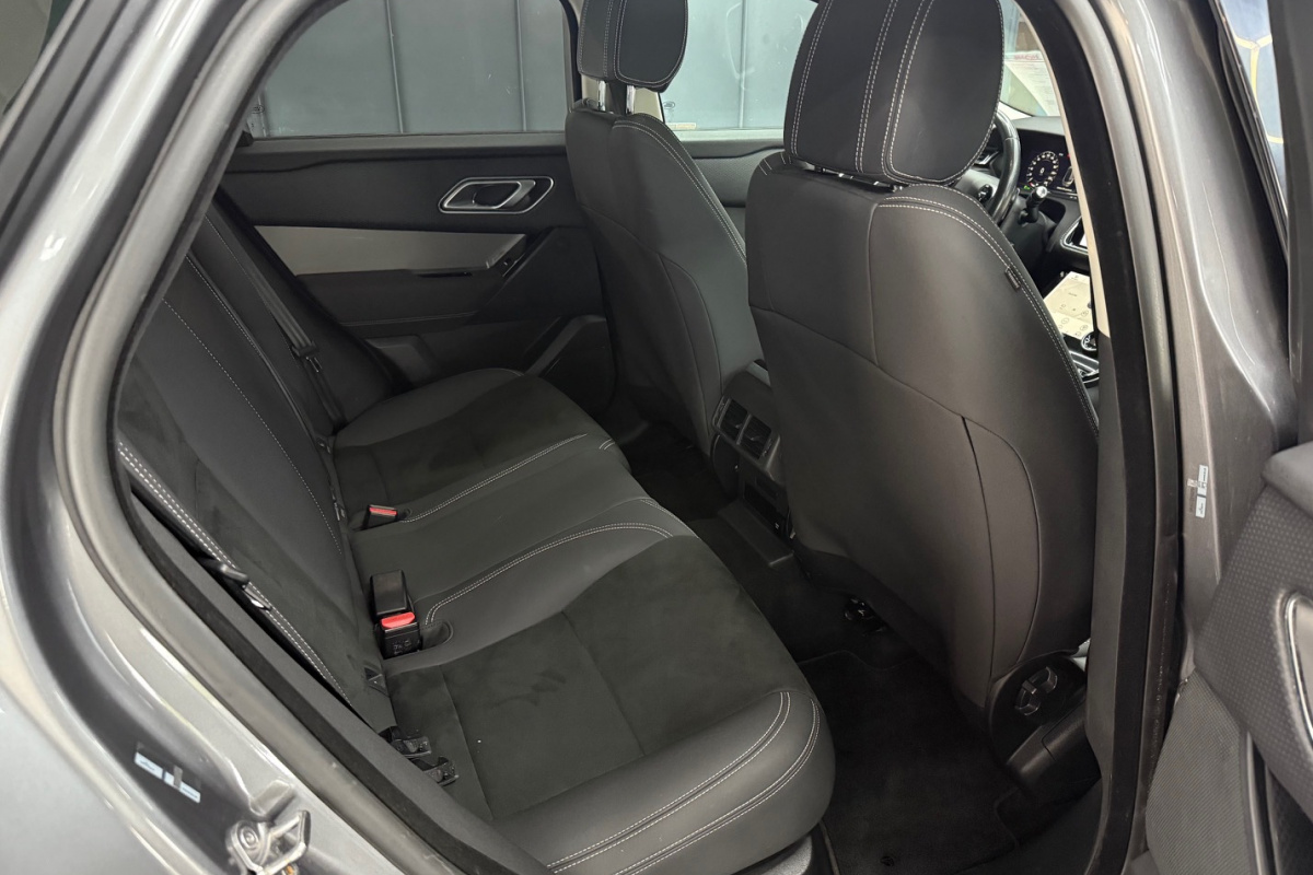 Ponuka vozidiel / Land Rover Range Rover Velar 2.0 Si4 HSE AWD A/T - video
