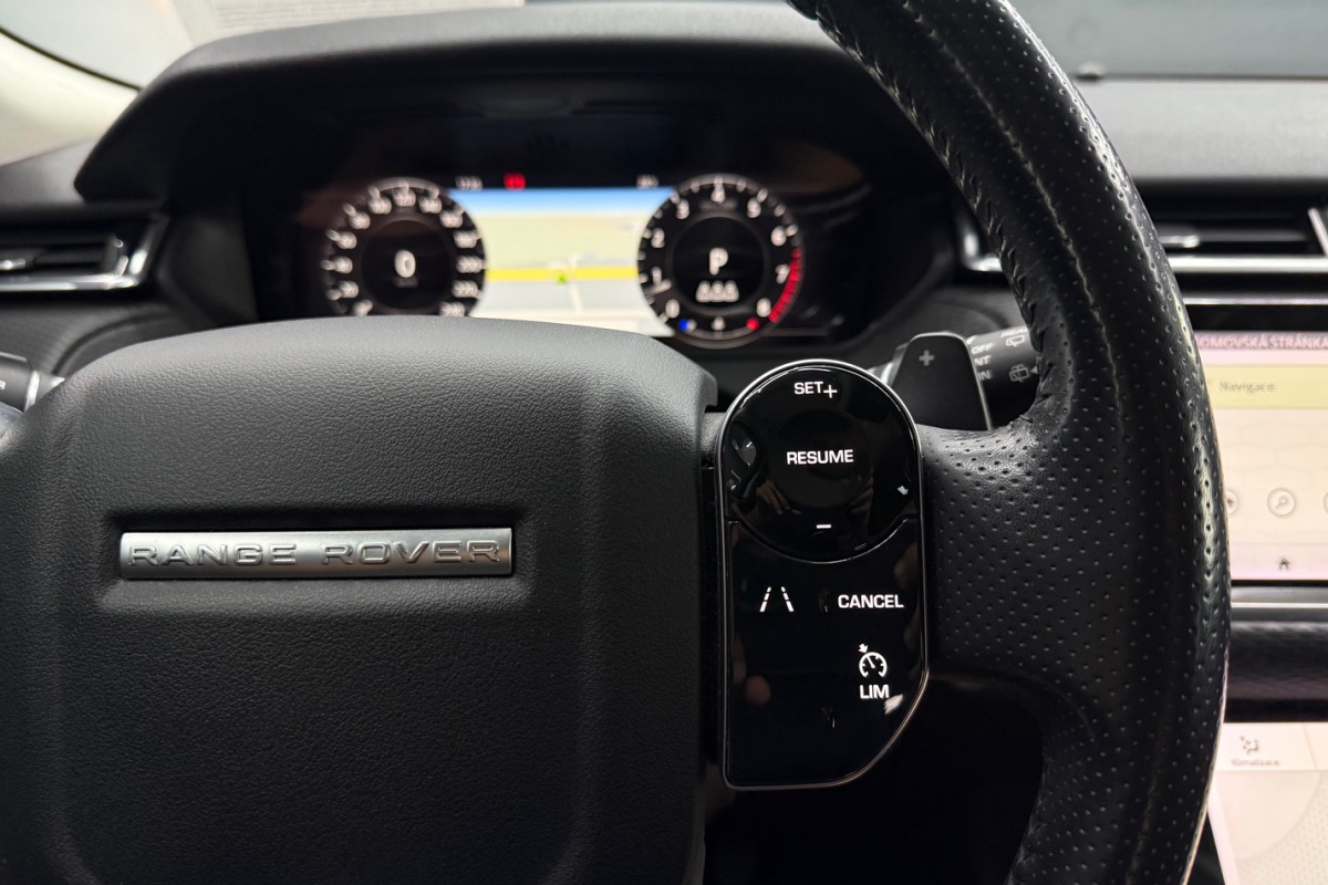 Ponuka vozidiel / Land Rover Range Rover Velar 2.0 Si4 HSE AWD A/T - video