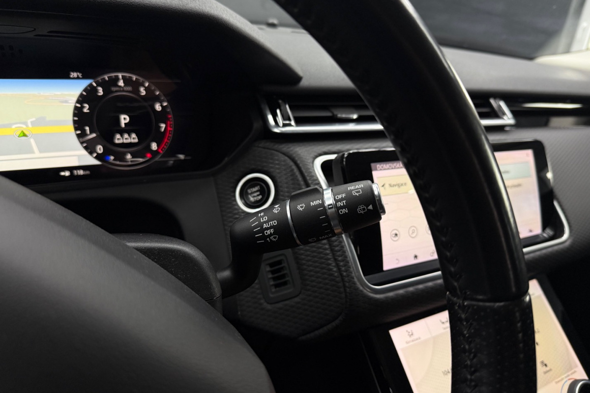 Ponuka vozidiel / Land Rover Range Rover Velar 2.0 Si4 HSE AWD A/T - video