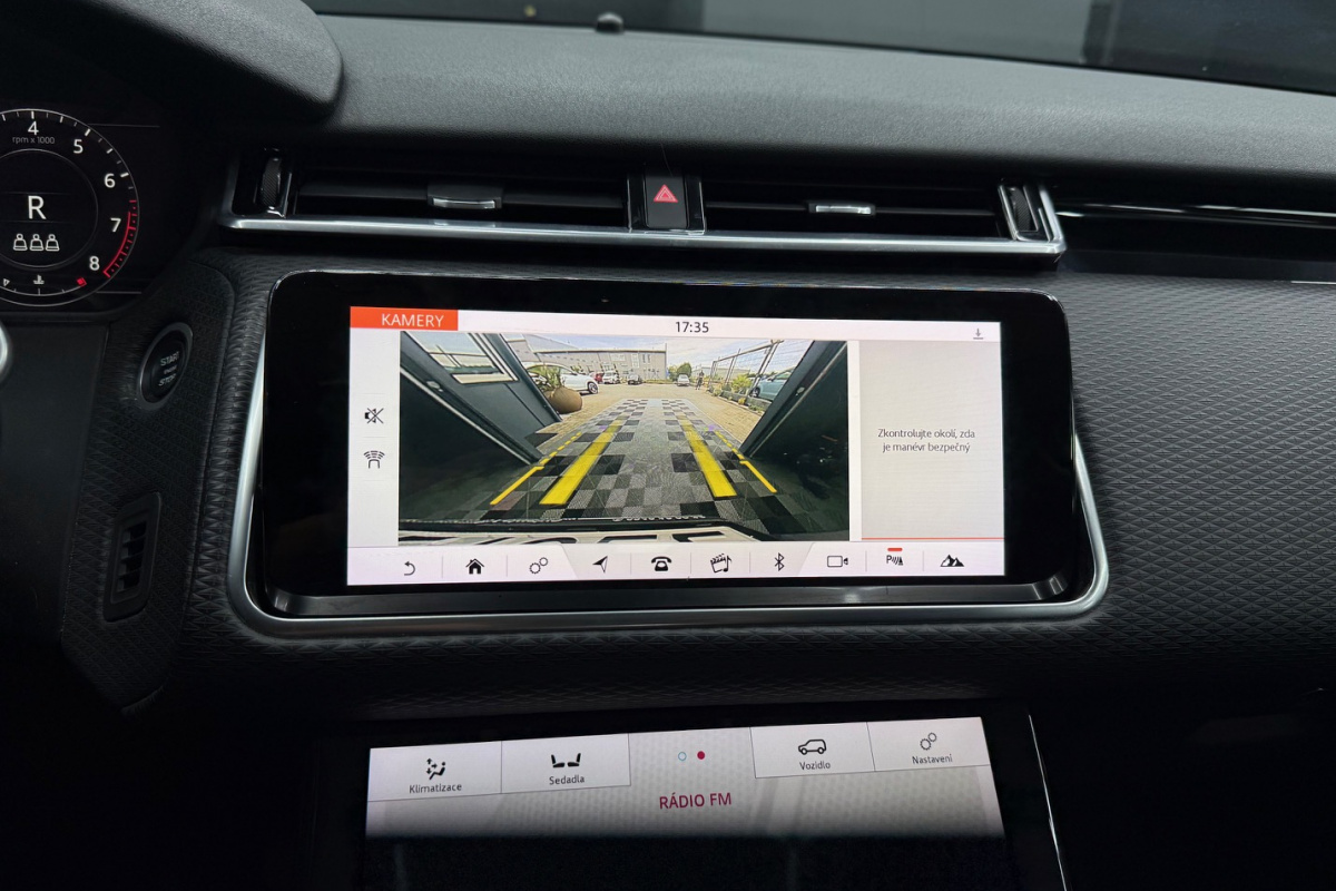 Ponuka vozidiel / Land Rover Range Rover Velar 2.0 Si4 HSE AWD A/T - video