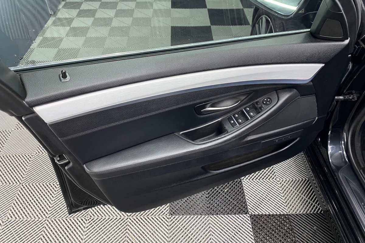 Ponuka vozidiel / BMW Rad 5 530d xDrive A/T - video