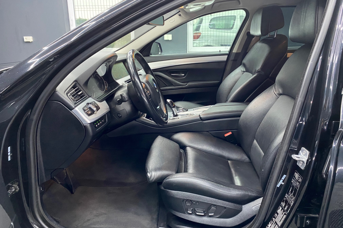 Ponuka vozidiel / BMW Rad 5 530d xDrive A/T - video Ponuka vozidiel / BMW Rad 5 530d xDrive A/T - video