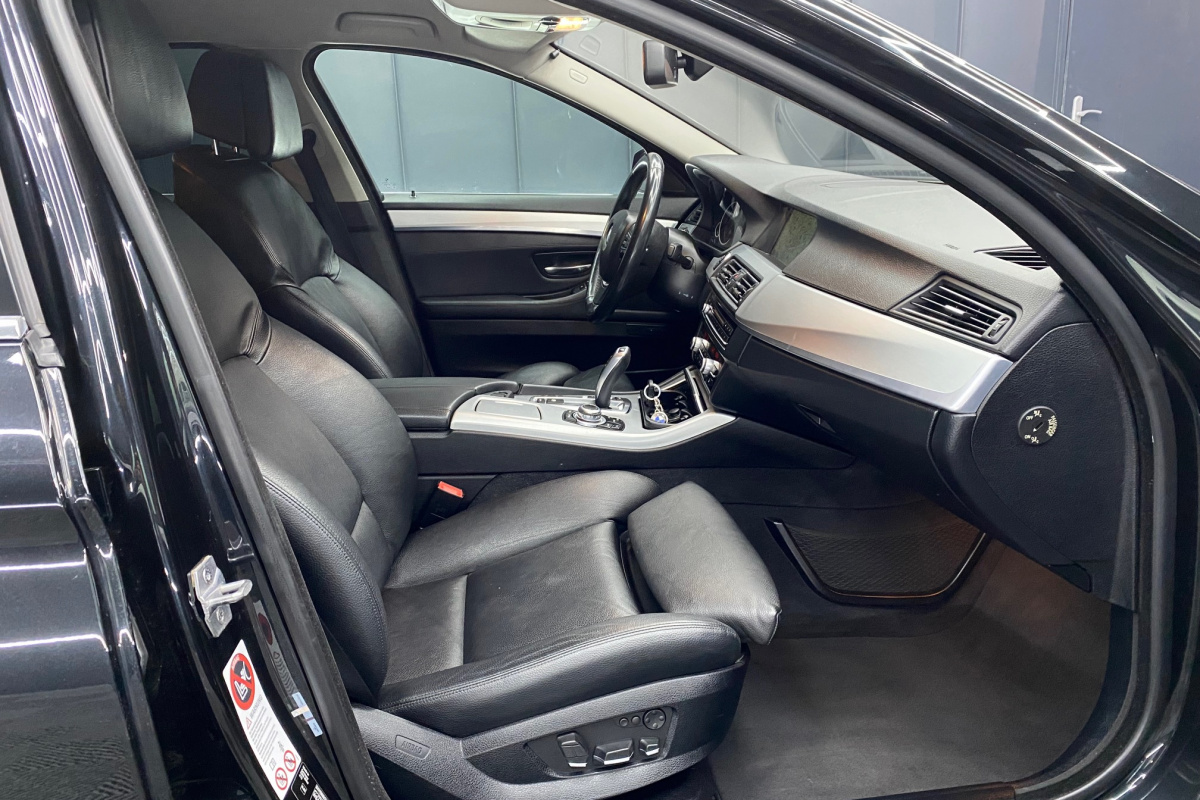 Ponuka vozidiel / BMW Rad 5 530d xDrive A/T - video Ponuka vozidiel / BMW Rad 5 530d xDrive A/T - video