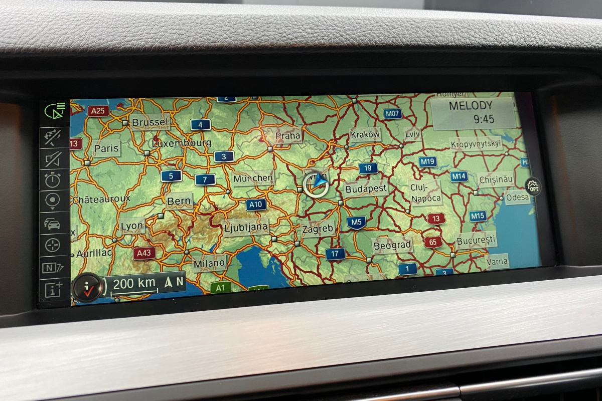 Ponuka vozidiel / BMW Rad 5 530d xDrive A/T - video
