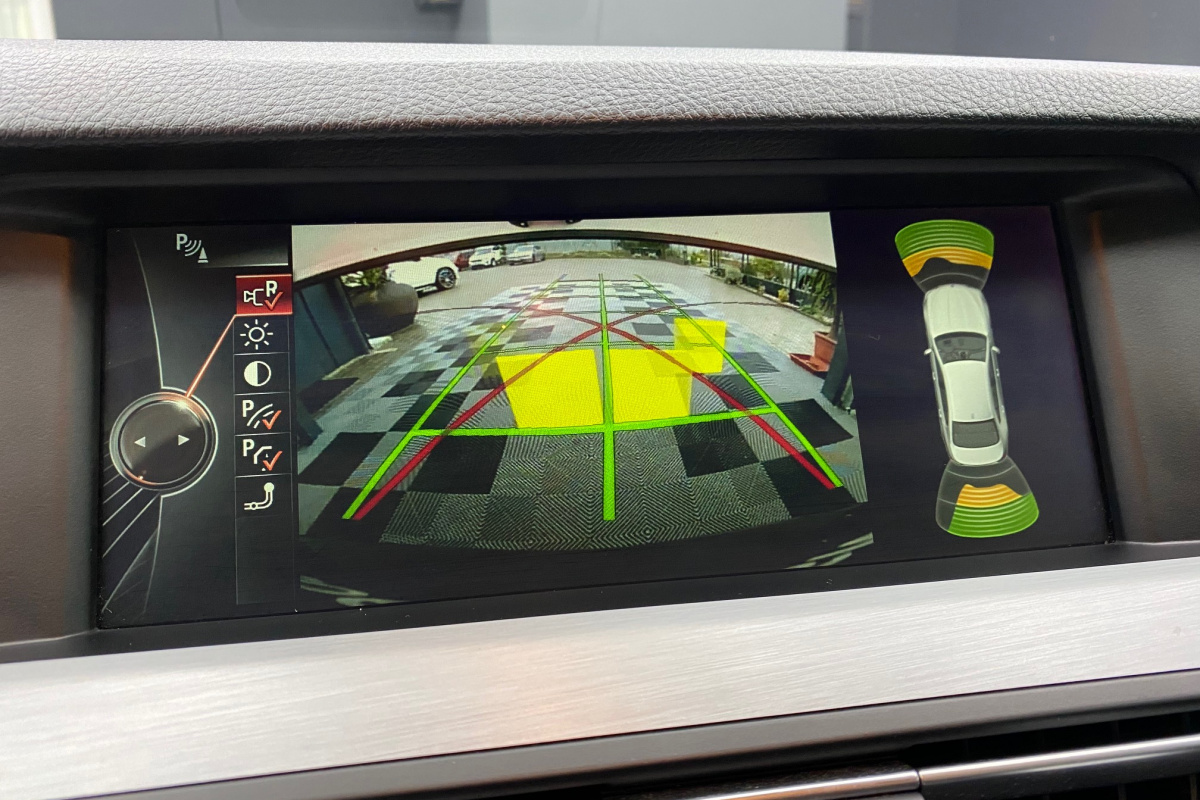 Ponuka vozidiel / BMW Rad 5 530d xDrive A/T - video