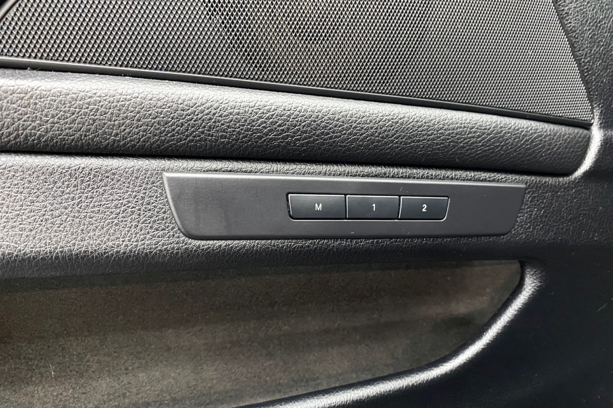 Ponuka vozidiel / BMW Rad 5 530d xDrive A/T - video