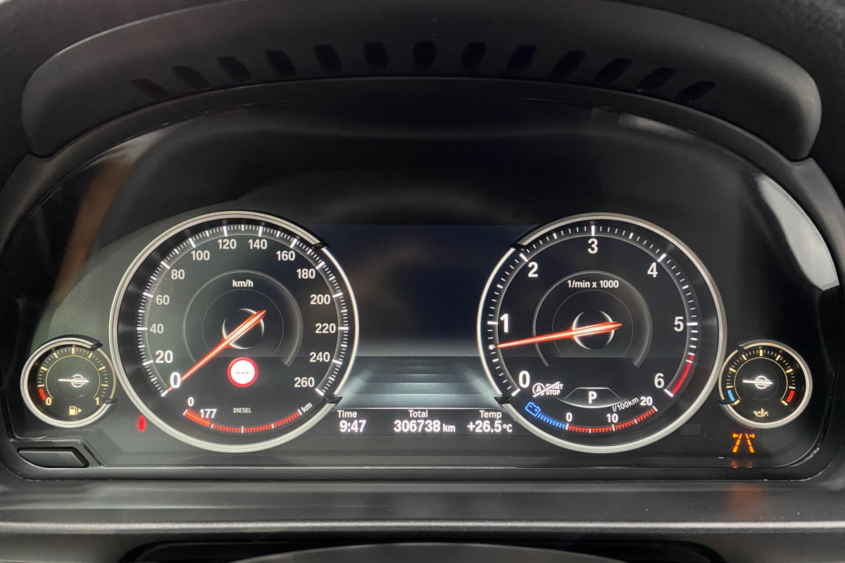 Ponuka vozidiel / BMW Rad 5 530d xDrive A/T - video